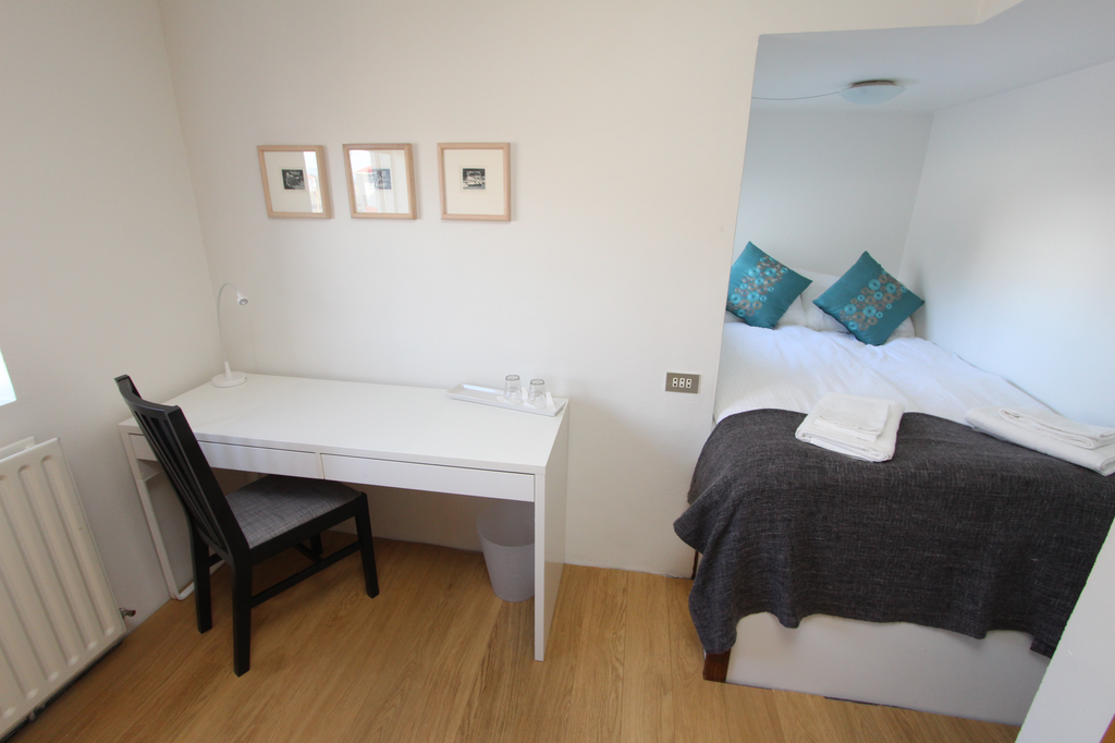 Economy room